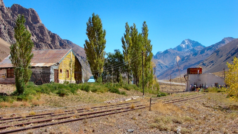 Lujan de Cuyo Valley, Mendoza, Argentina. Source: Wikimedia Commons